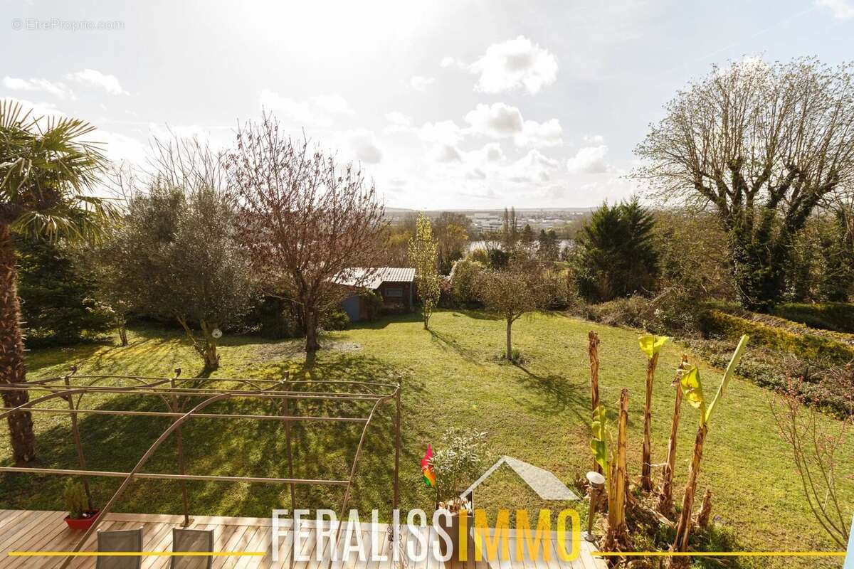 Maison à VAUX-SUR-SEINE