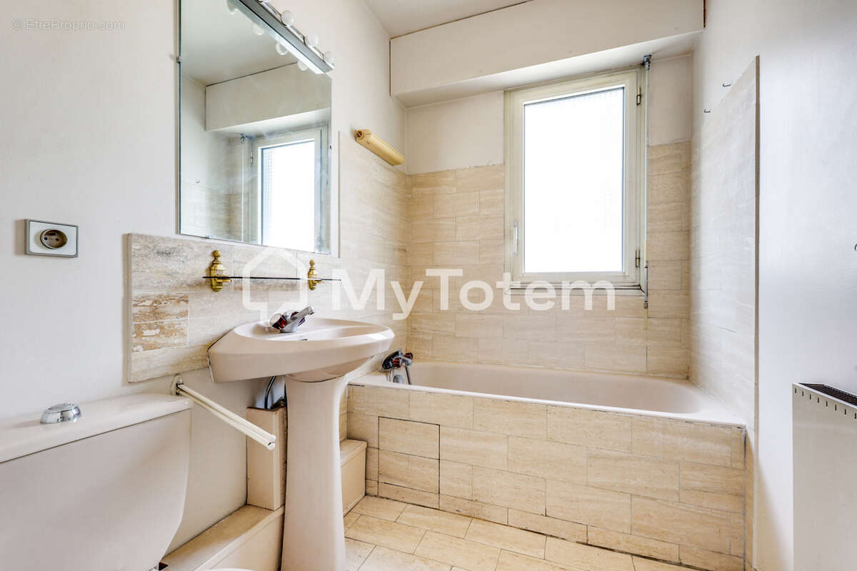 Appartement à PARIS-15E