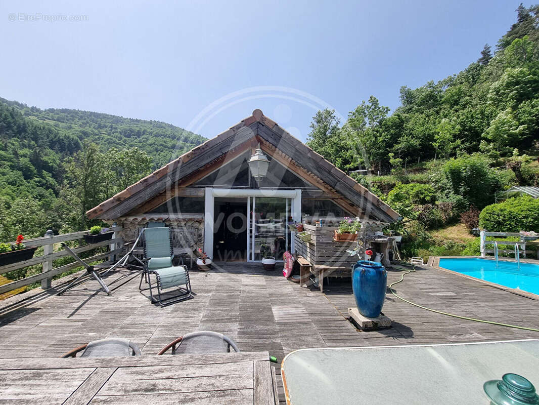 Maison à SAINT-PIERRE-SUR-DOUX