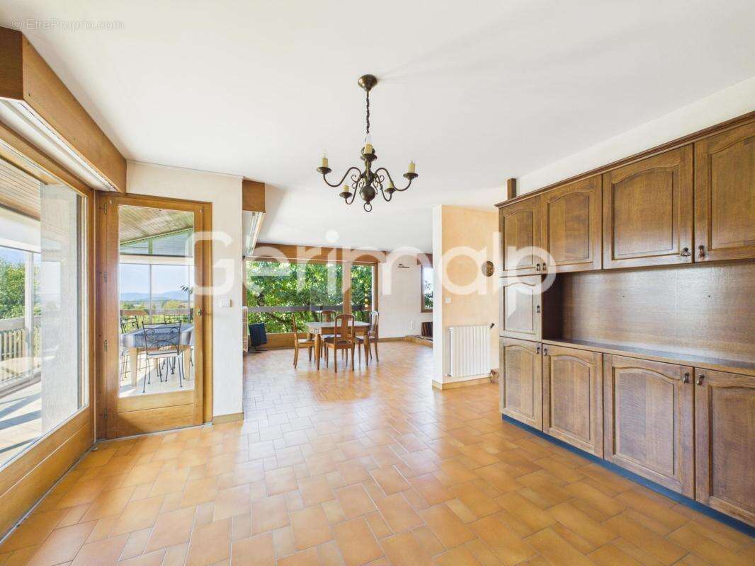 Vente - Maison - 8 pièces + cuisine - 180 m² - 795 000 € - - photo 11