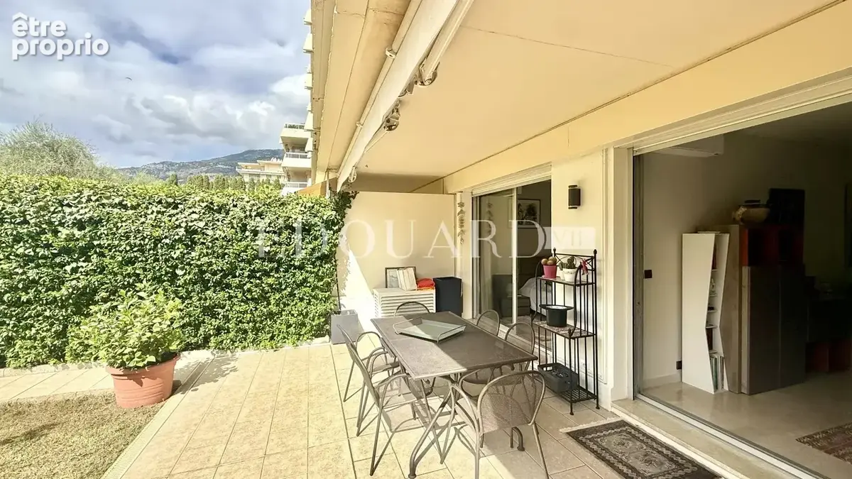 Trois pièces d’exception à Roquebrune Cap Martin, dans immeuble de grand standing avec superbe piscine - photo 12