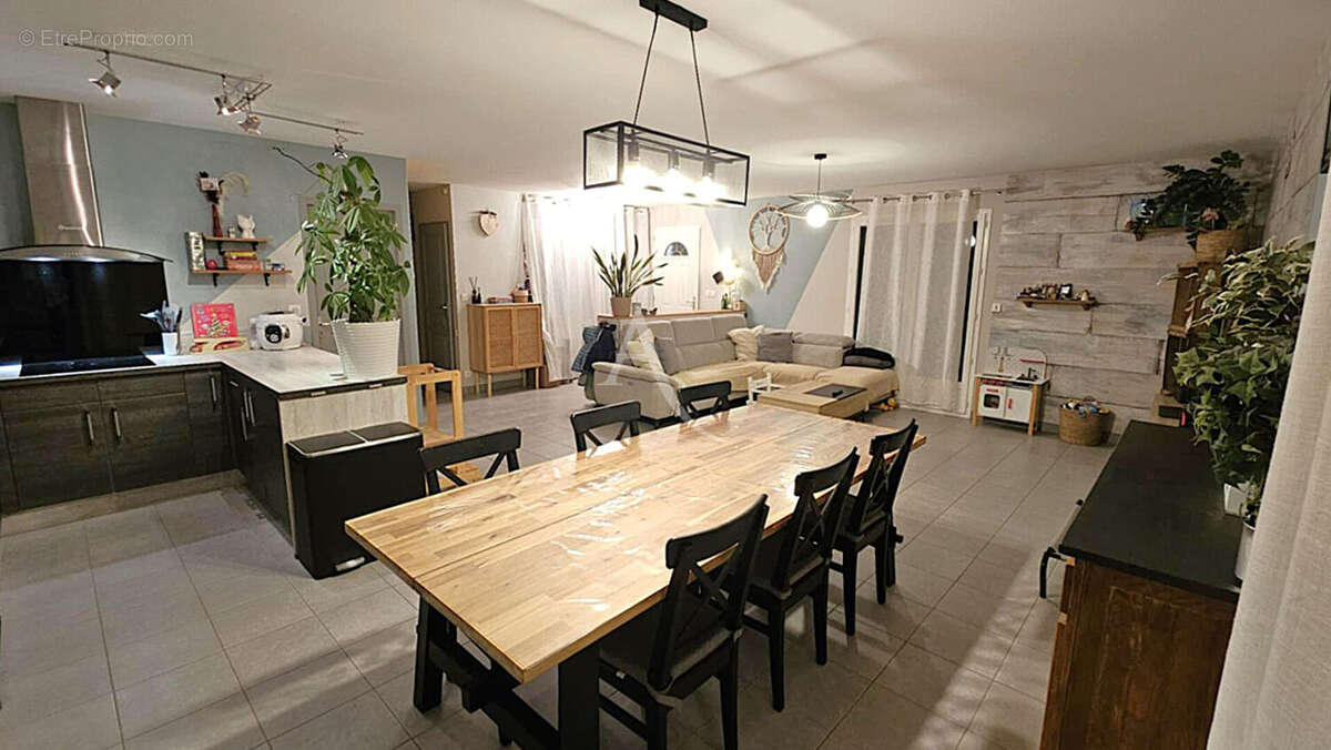 Maison à CELLETTES