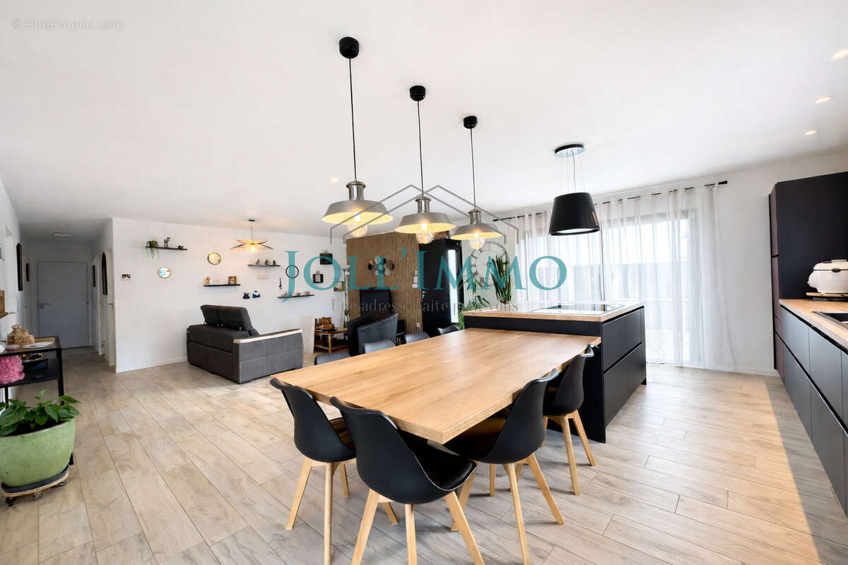 Maison à SAINT-SORLIN-EN-VALLOIRE