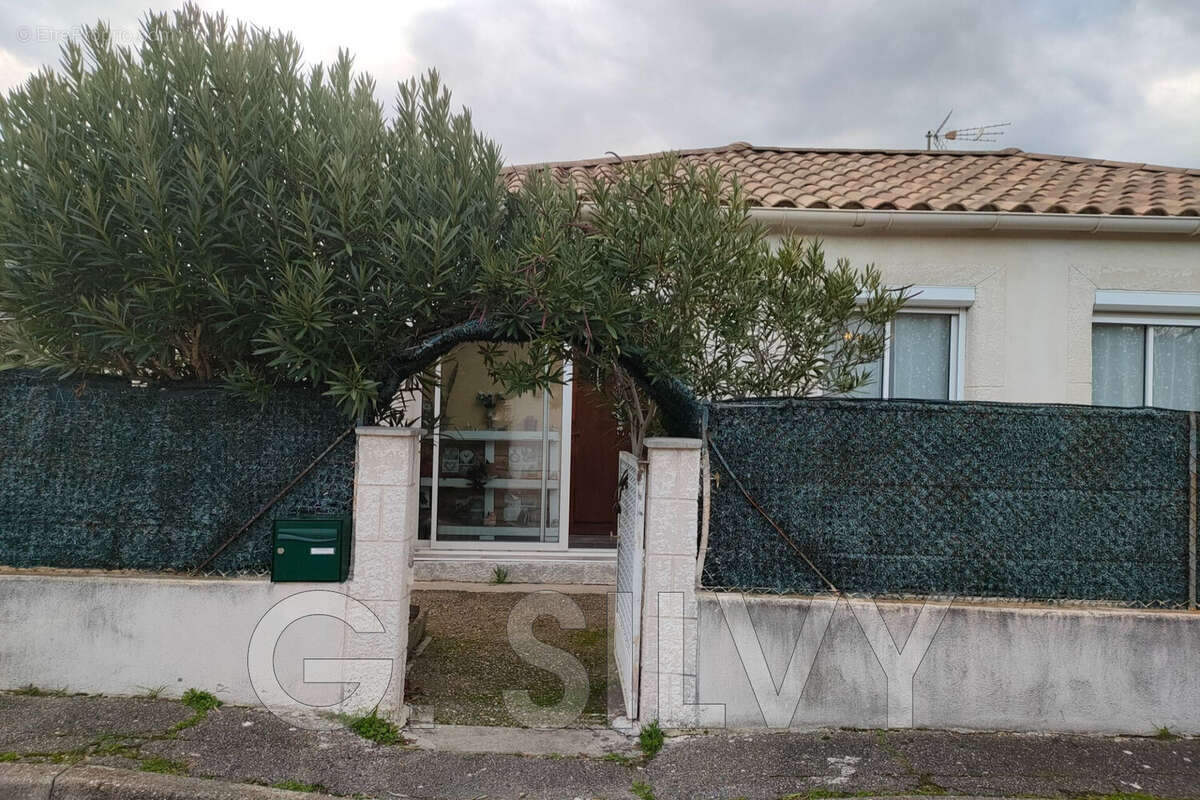 Maison à BOLLENE