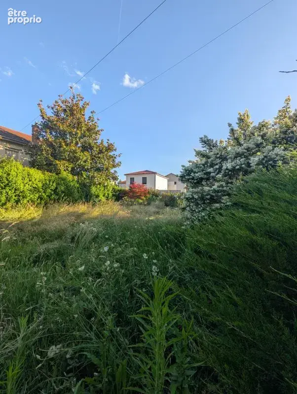 Terrain à GRIGNY