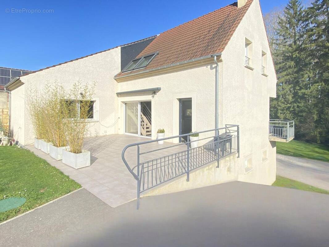 Photo 1 - Maison à SAINT-JUST-EN-CHAUSSEE