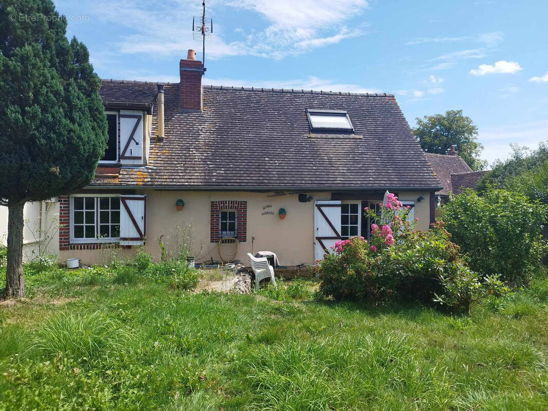 Maison à SAINT-MAURICE-LES-CHARENCEY