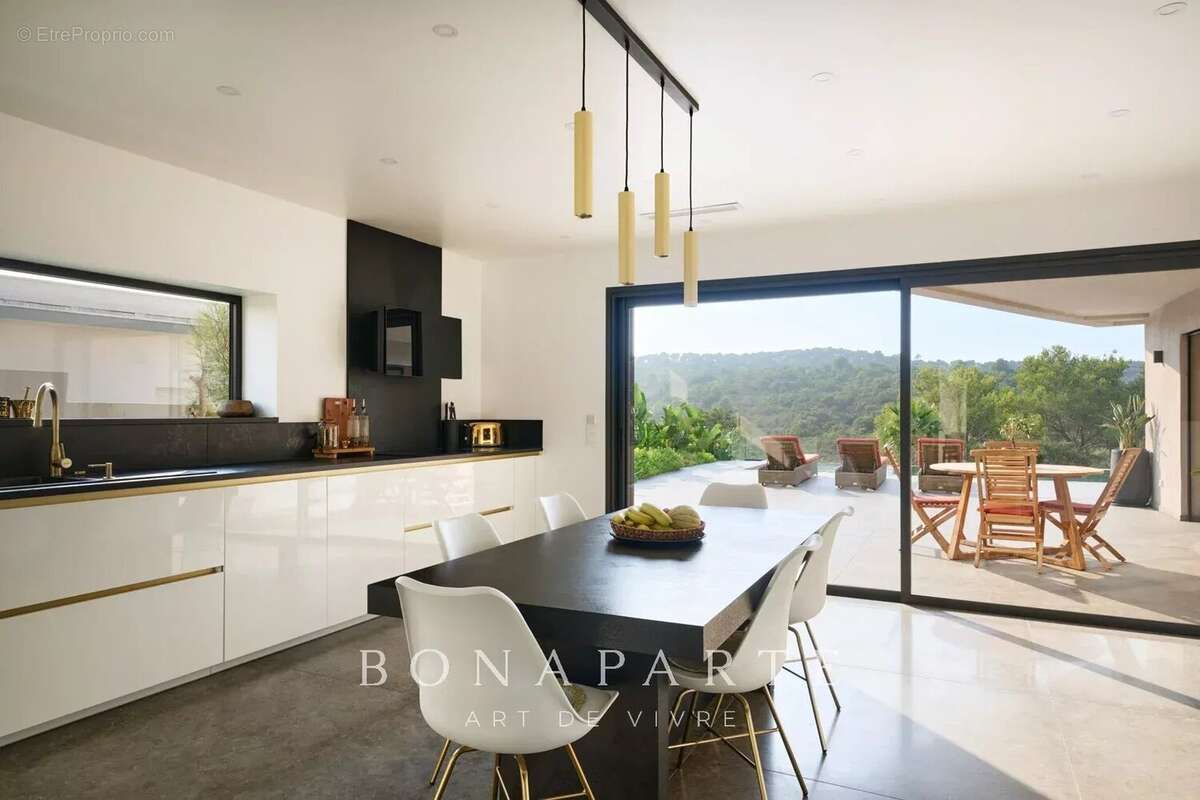 Saint-aygulf exclusivite : villa contemporaine neuve – position dominante – vue sur la forêt - photo 10