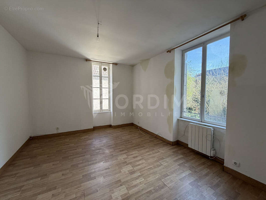 Appartement à LA CHARITE-SUR-LOIRE