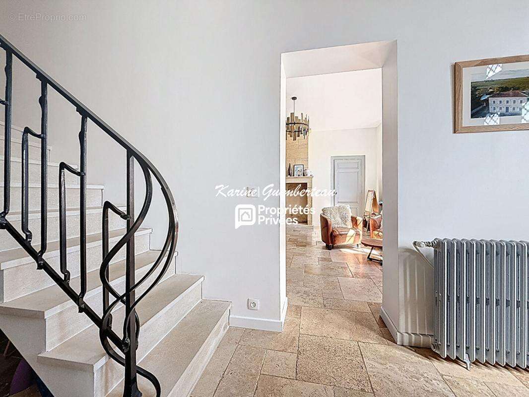 Maison à SAINT-EMILION