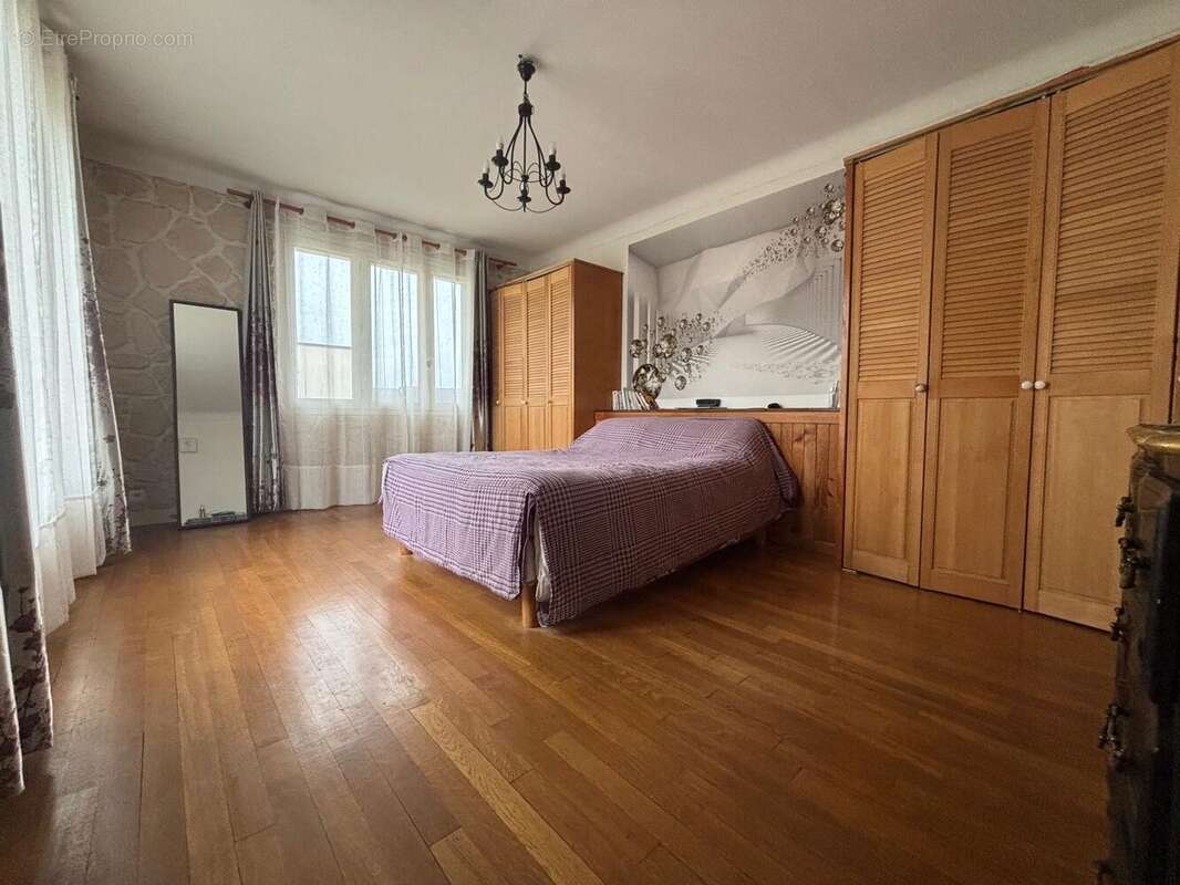 Maison à SAINTRY-SUR-SEINE