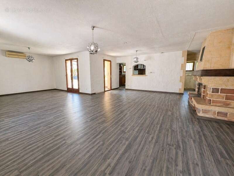 Maison à vendre 4 pièces AMBARES ET LAGRAVE (33) - photo 10