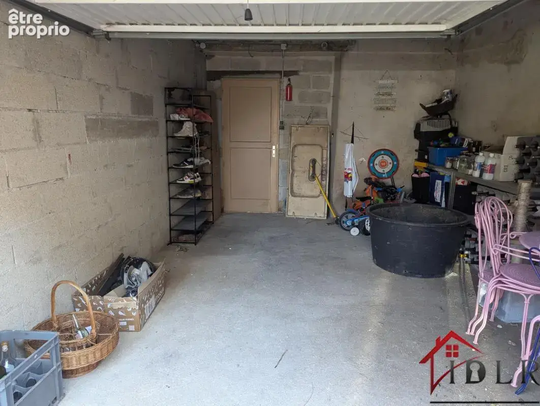 maison avec garage et terrain - photo 7