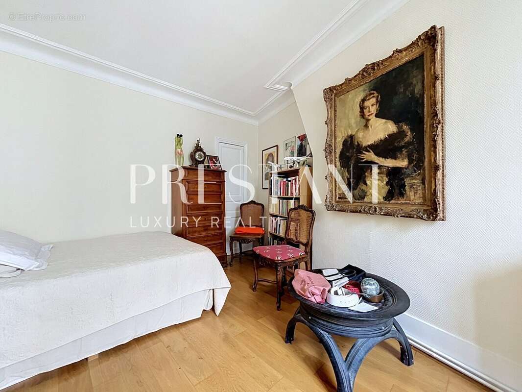 Appartement à PARIS-10E