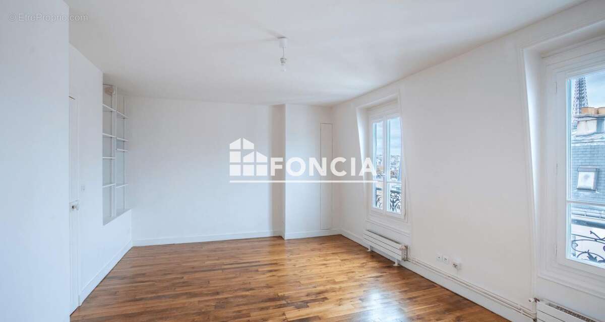 Appartement à PARIS-15E