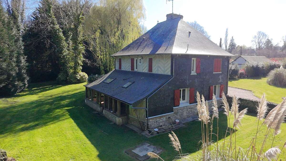 A proximité de  Pont L'Evêque, Manoir et sa dépendance à rénover - photo 4