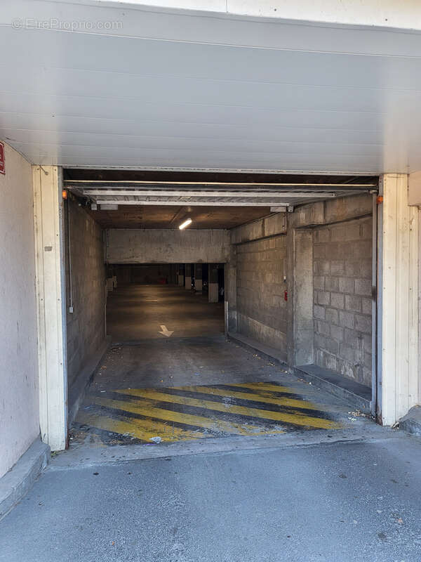 A vendre parking double en sous sol - photo 2