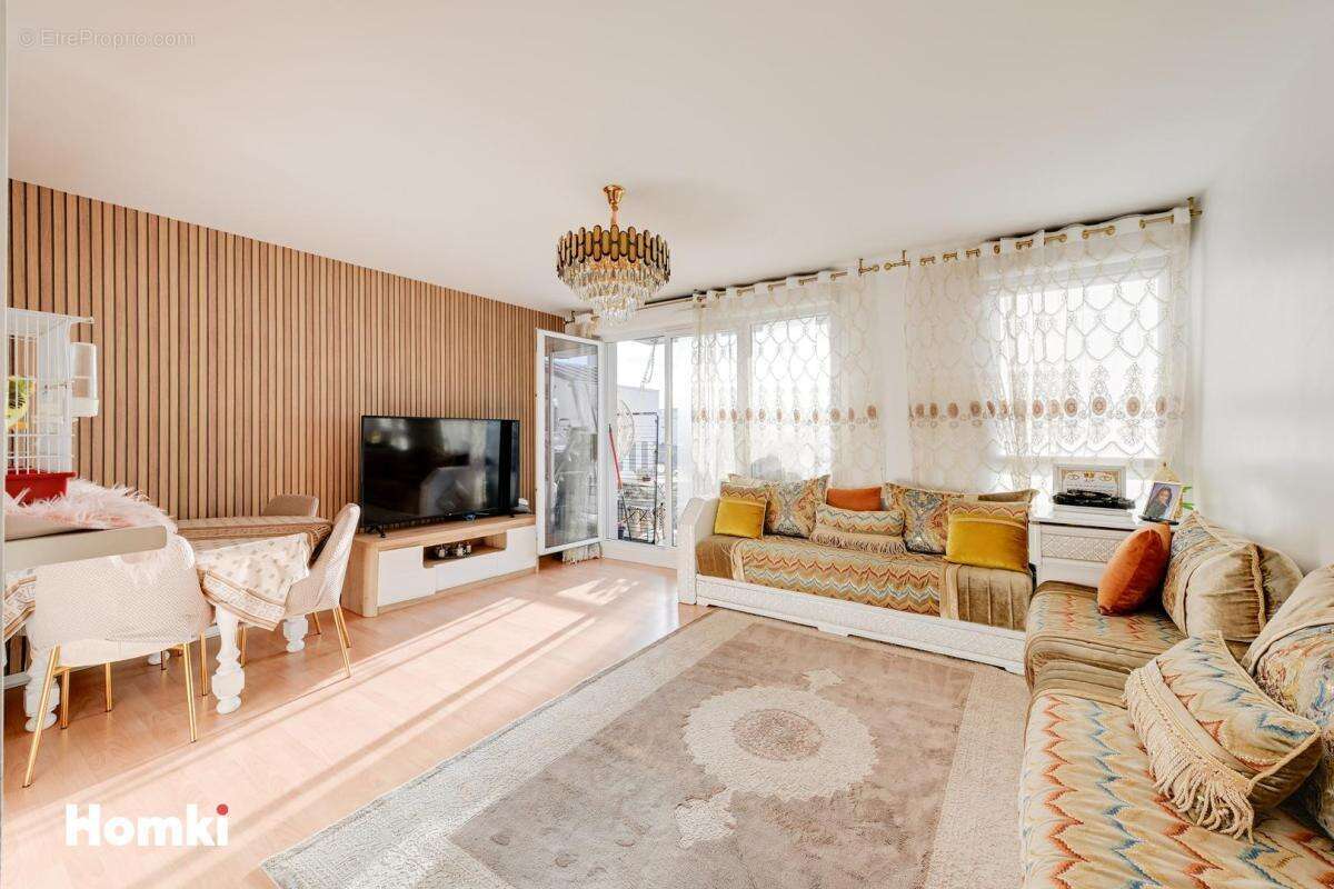 Appartement à LES PAVILLONS-SOUS-BOIS