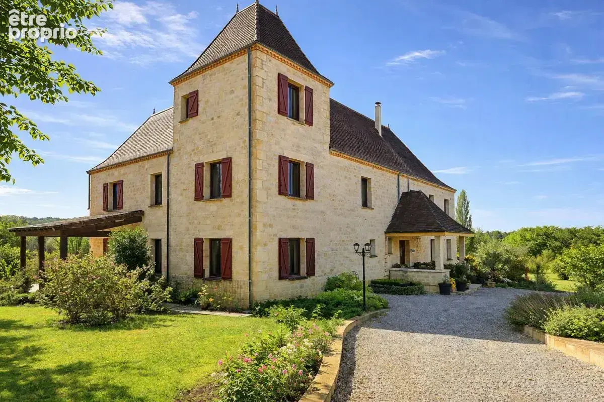Payrac (46), Propriété d'exception,440m², 19 pièces, 10 chambres, chacune avec salle d'eau privative, gîte, piscine... Élégance  - photo 2