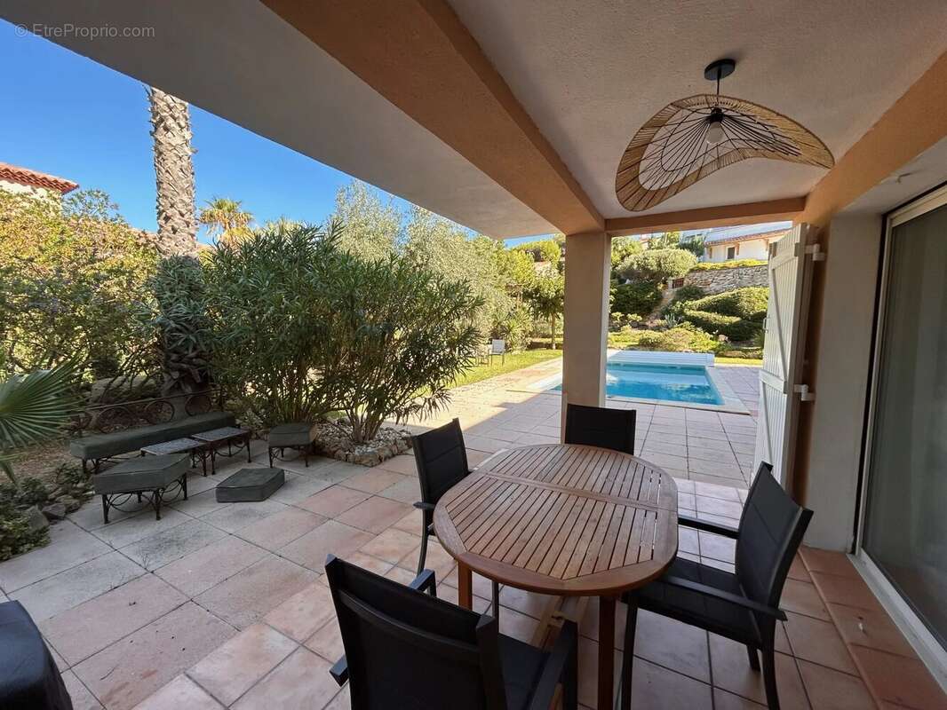 Appartement à SANARY-SUR-MER