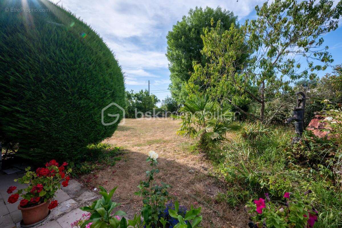 Maison familiale T5 sur +1400 m² de terrain — Prête à accueillir vos projets - photo 17
