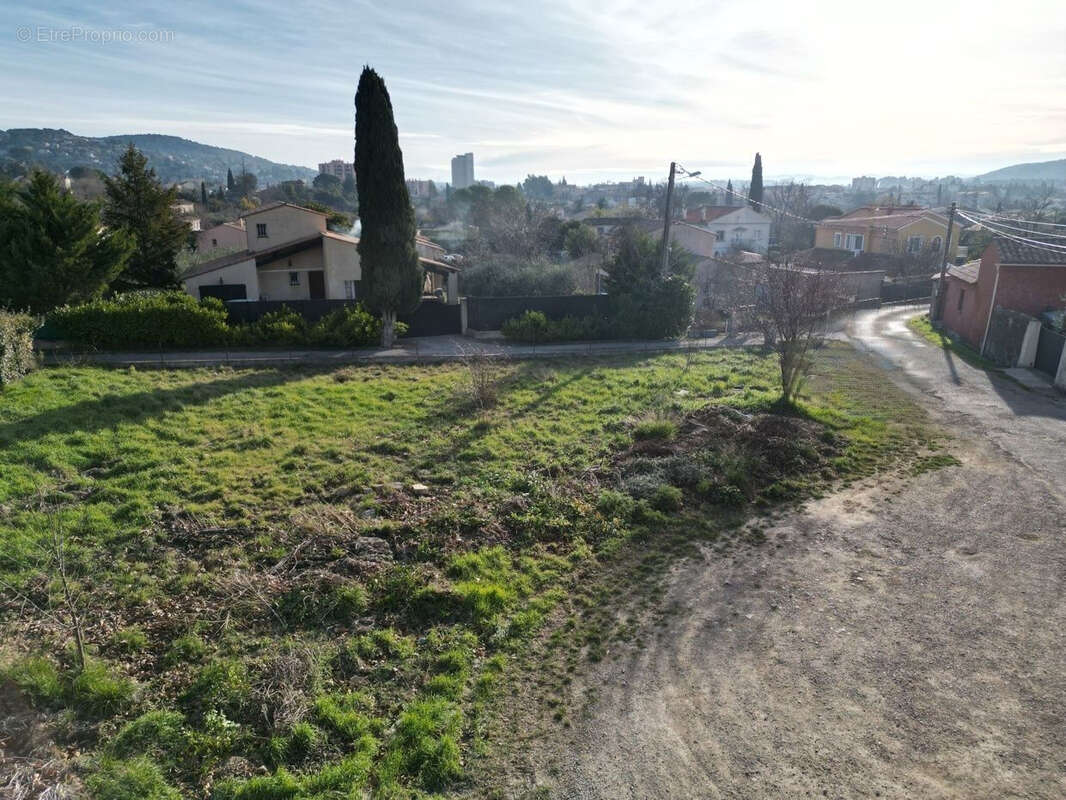 Terrain à DRAGUIGNAN
