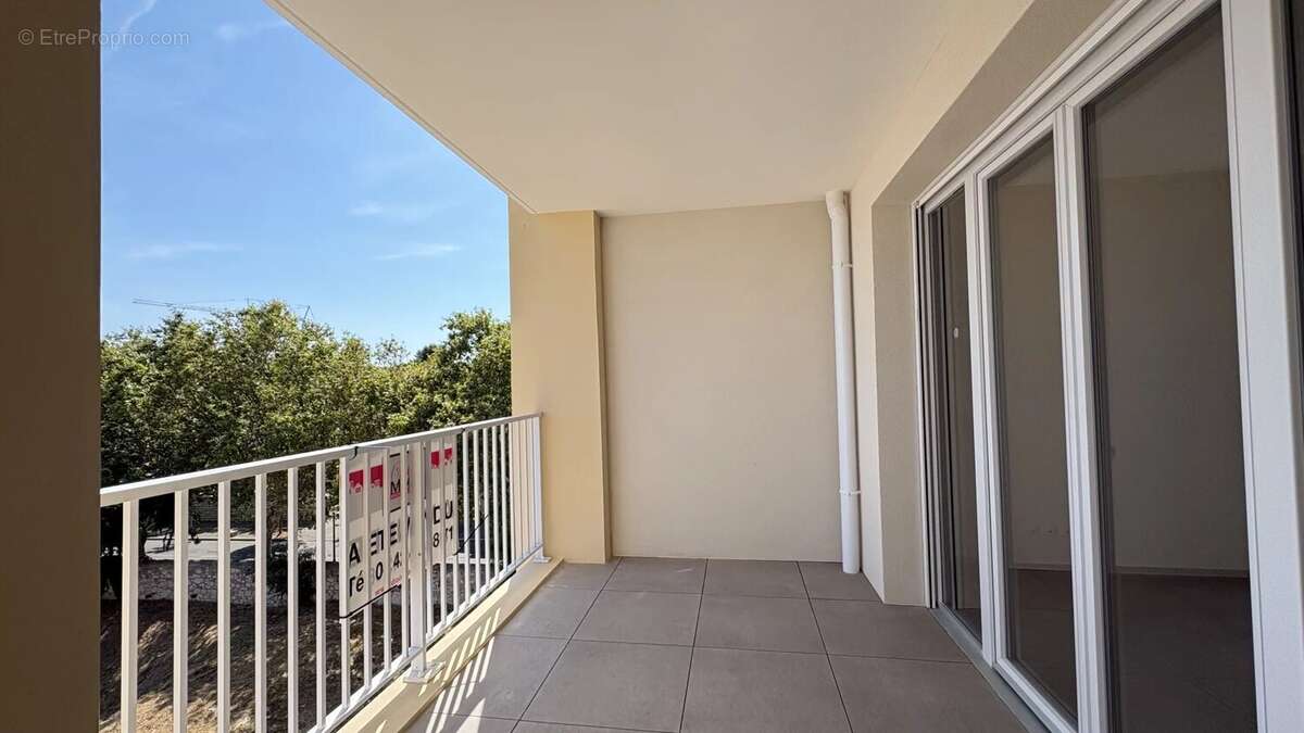 Appartement Type 3  Etat Neuf avec vue mer et port – Terrasse, parking, résidence sécurisée – Port-de-Bouc - photo 20