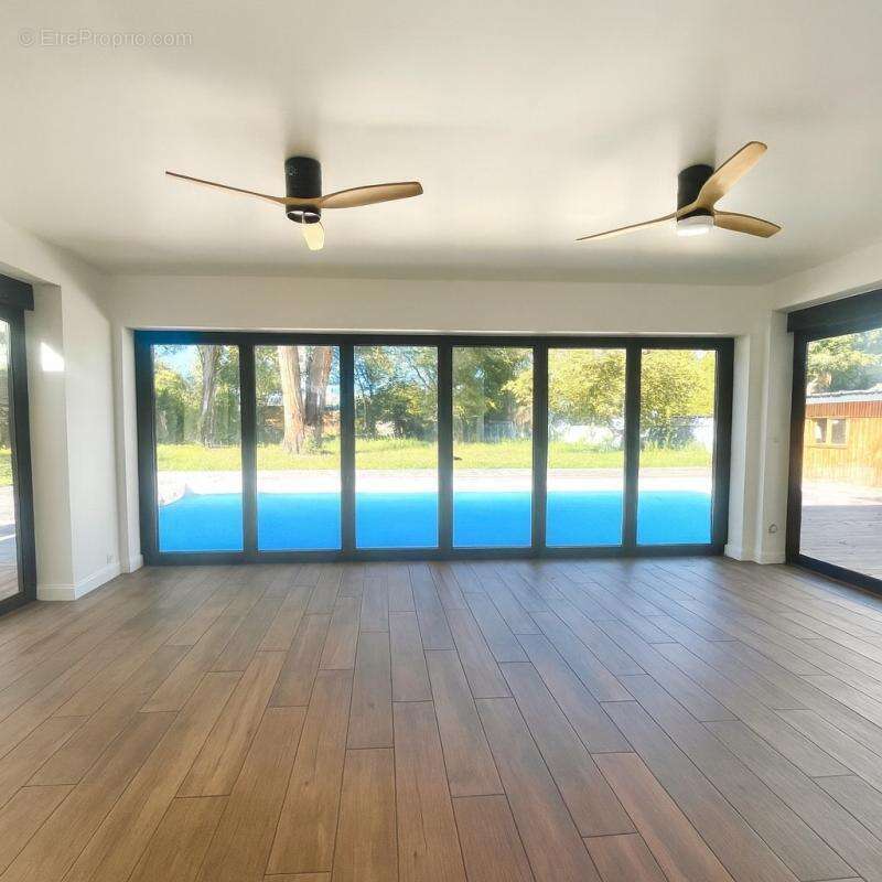 Maison à VILLENAVE-D&#039;ORNON