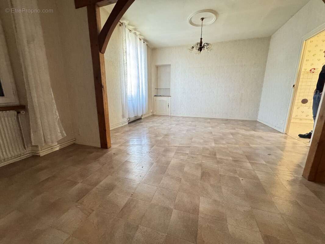 Appartement 111 m² à Montlucon  - photo 3