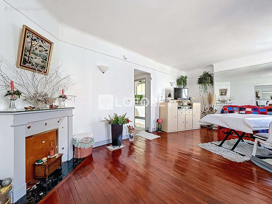 Appartement à SURESNES