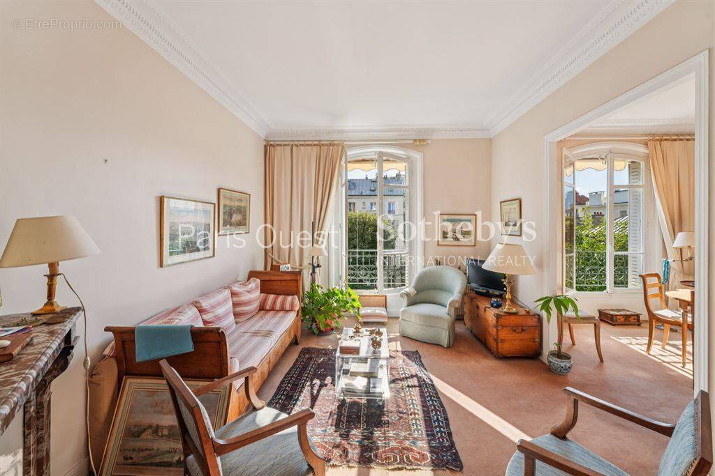 Appartement à NEUILLY-SUR-SEINE
