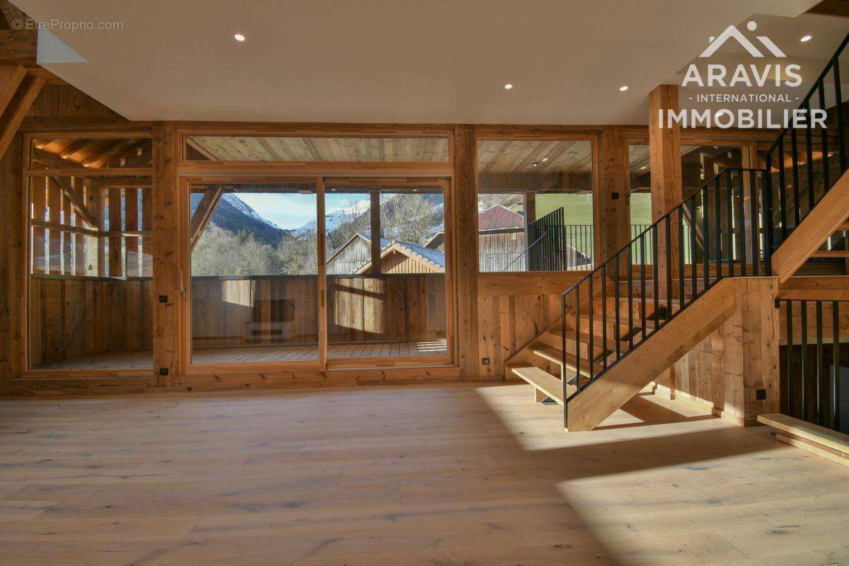 Appartement à LE PETIT-BORNAND-LES-GLIERES