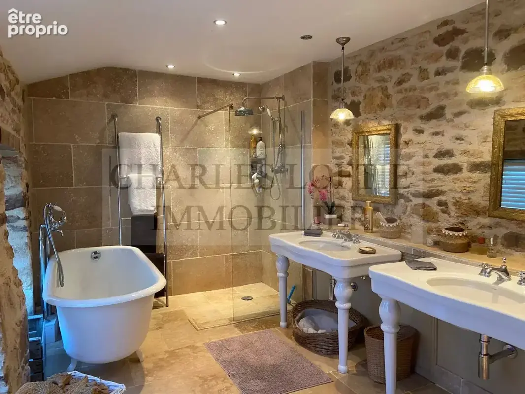 Somptueuse maison de maître avec gîte, dépendances et piscine naturelle - photo 11