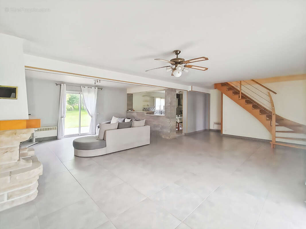 Maison à LA CHAPELLE-AUX-FILTZMEENS