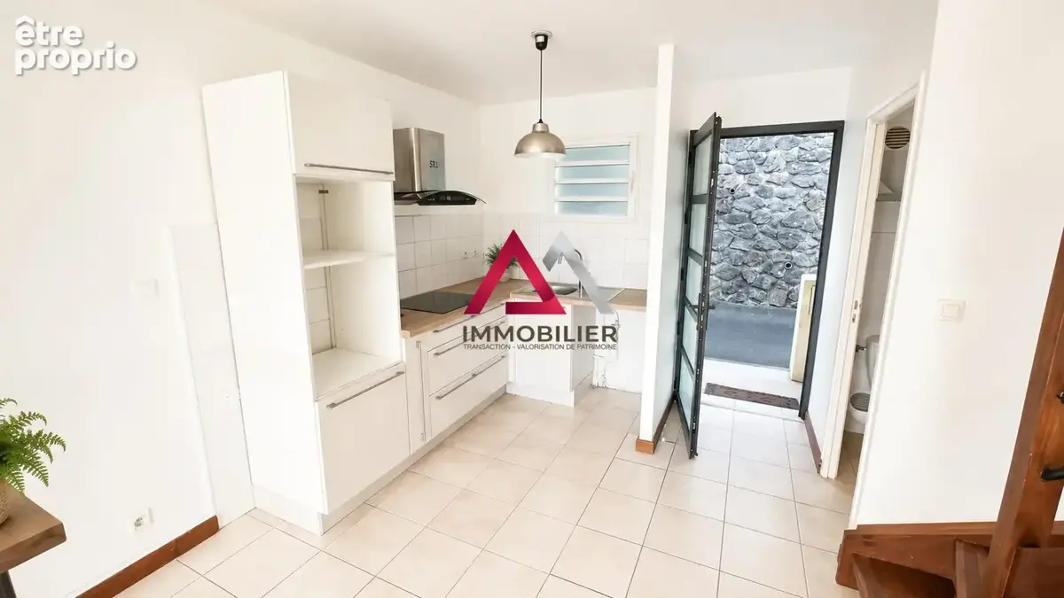 Maison 4 pièces 80 m² à vendre à Le Port (97424) - photo 2