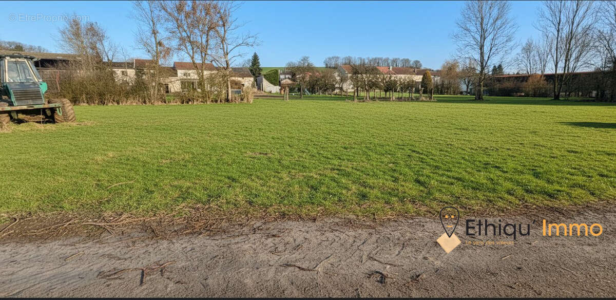 Terrain à OUDINCOURT