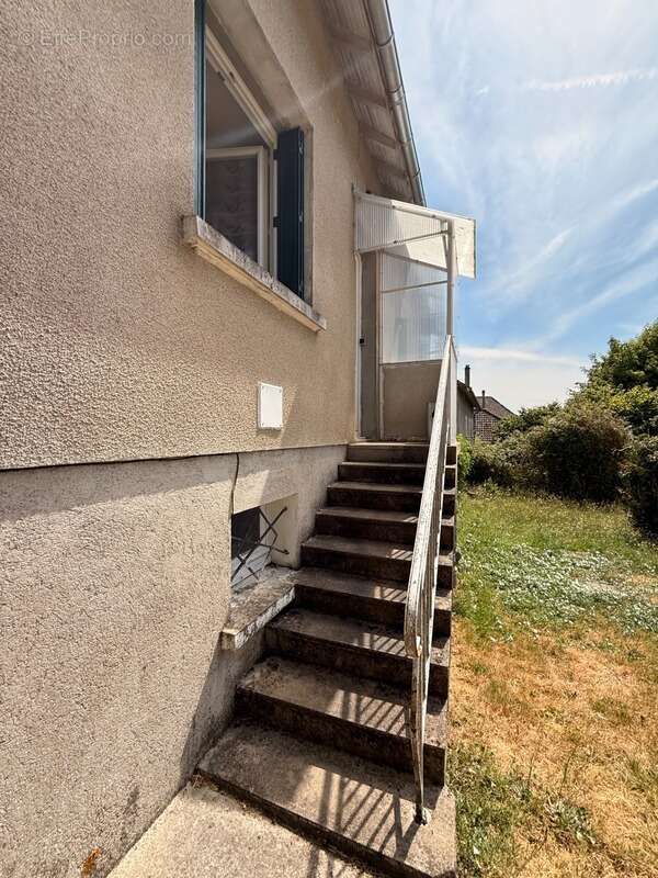 EN EXCLUSIVITE ! Pavillon de 95m² surélevé sur sous sol, rénové, sur terrain de 562m² 117 500 € - photo 41