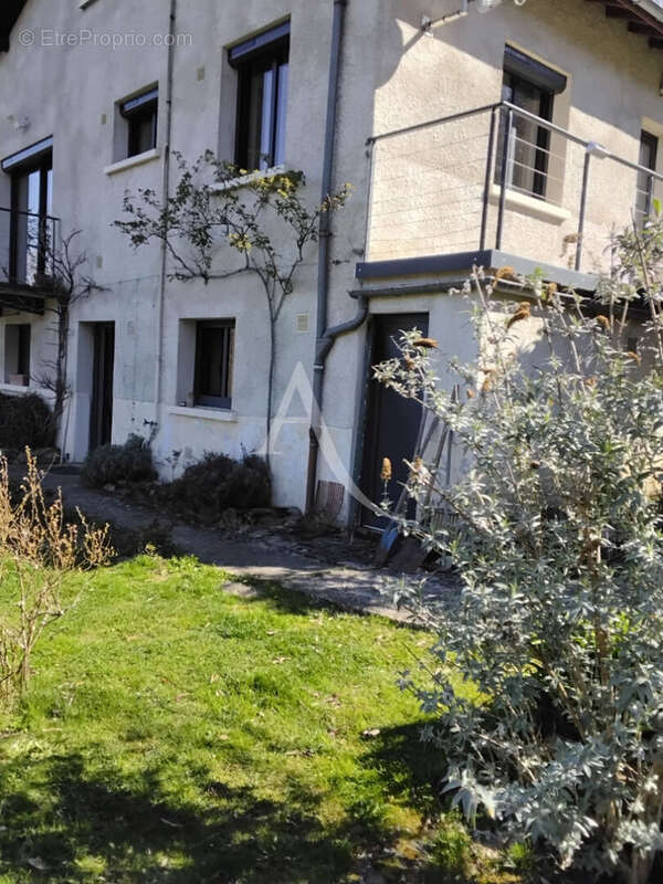 Maison à AUGEROLLES