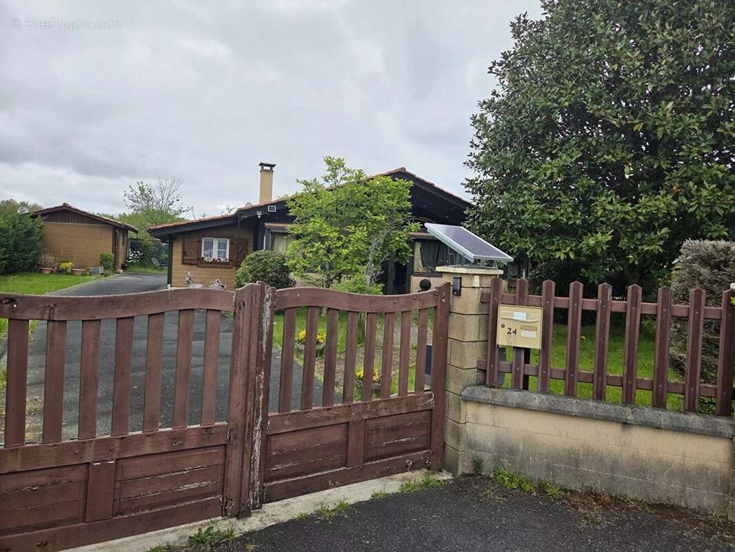 Maison à PARENTIS-EN-BORN