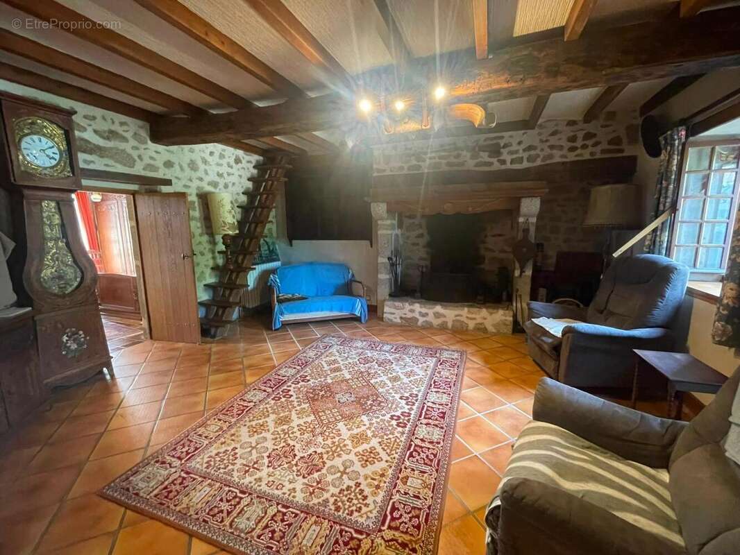 Photo 7 - Maison à SAINT-MEDARD-LA-ROCHETTE