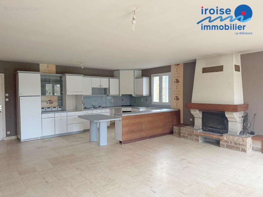 Maison t8  de 1986 - terrain de 3019 m² - photo 2