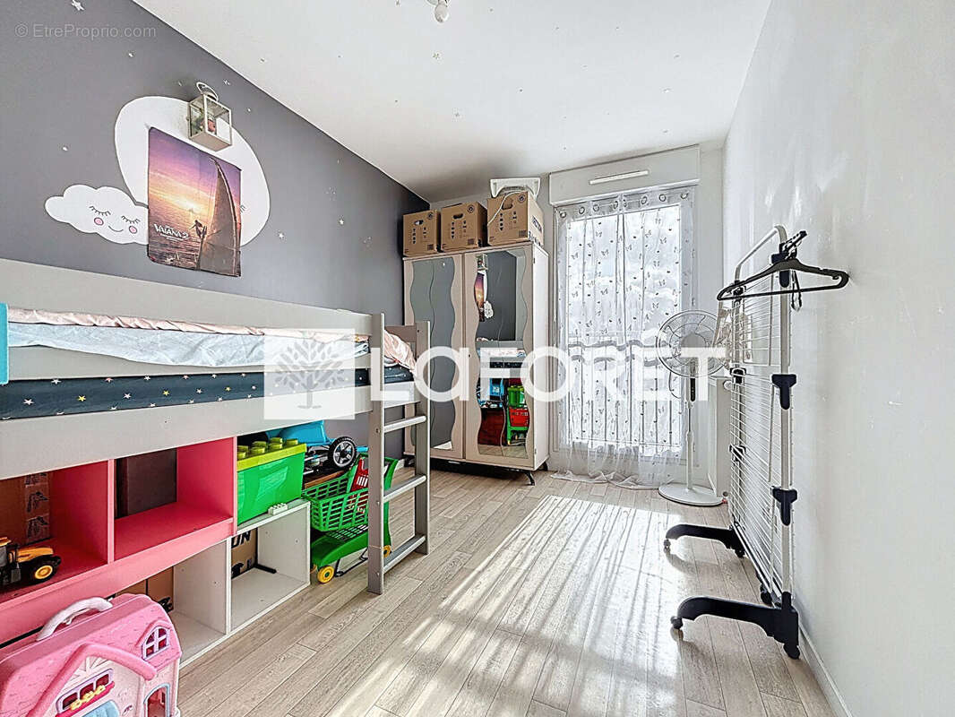 Appartement à VERT-SAINT-DENIS