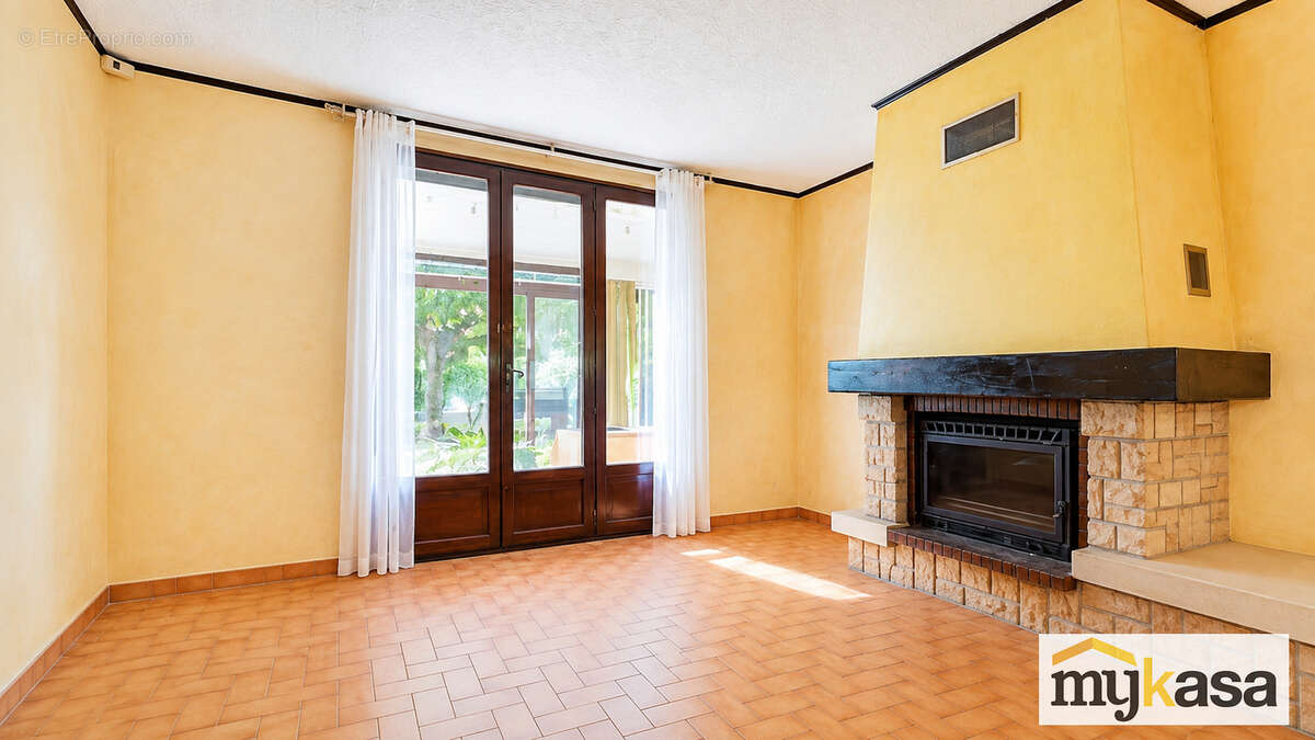 Maison T4 de plain-pied avec jardin, garage et véranda - Martigues Saint-Jean - photo 6