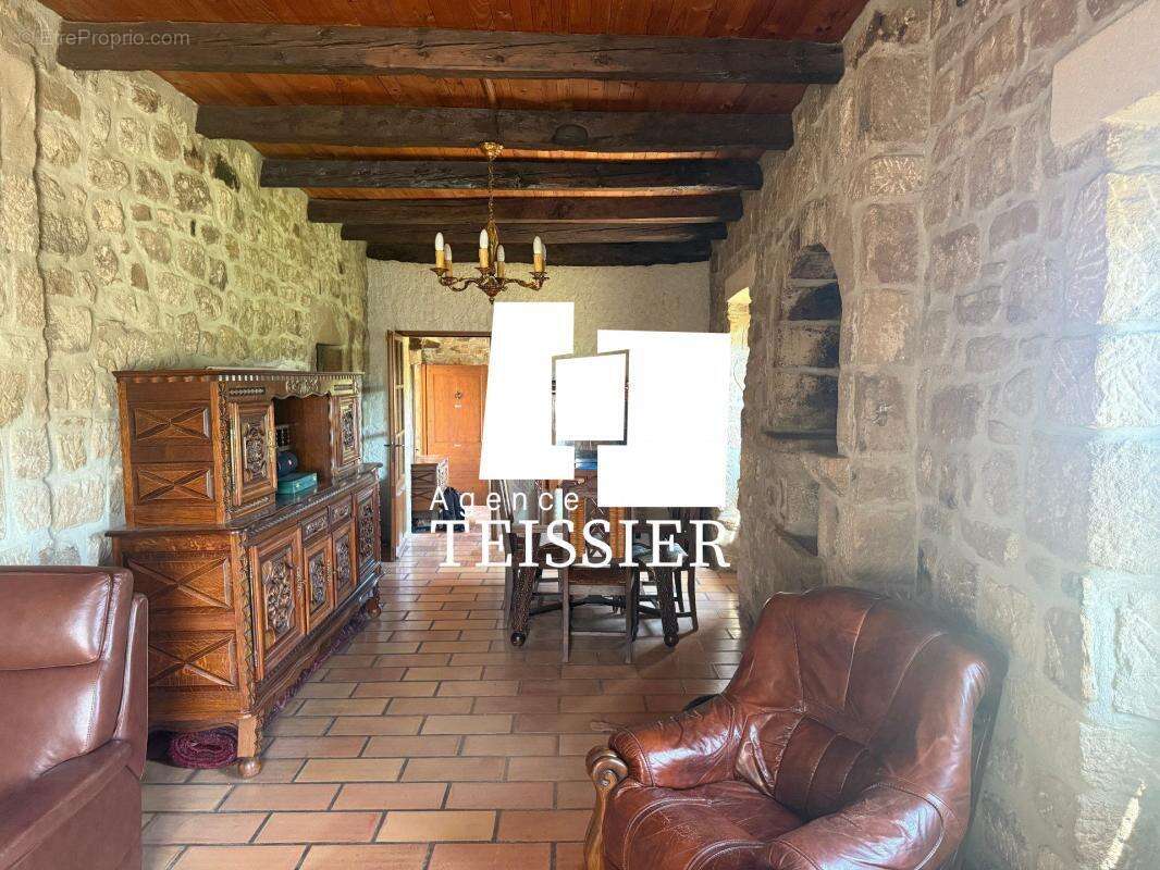 Maison à LES ASSIONS