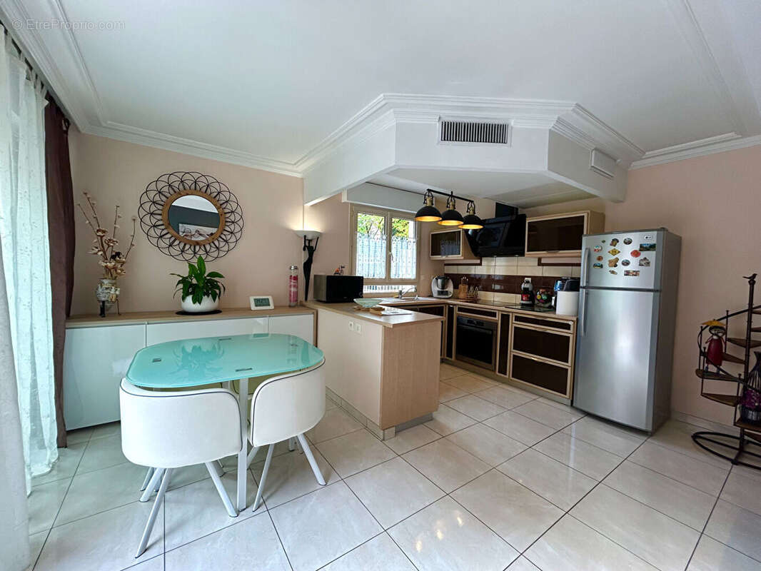 Appartement à LA VALETTE-DU-VAR