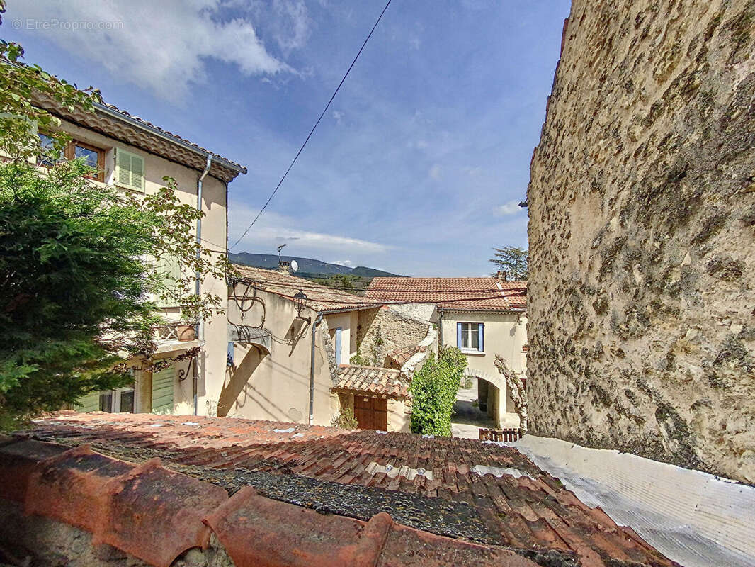 Maison à LA MOTTE-D&#039;AIGUES