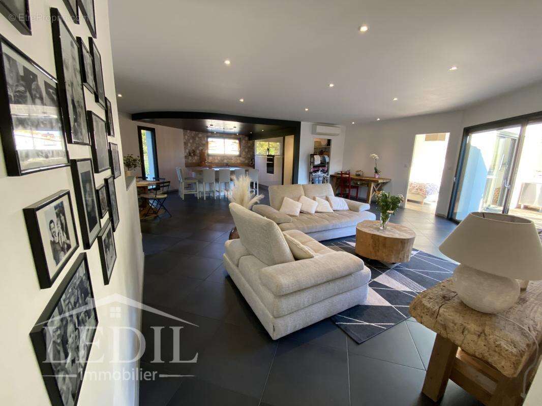 Maison à COLAYRAC-SAINT-CIRQ