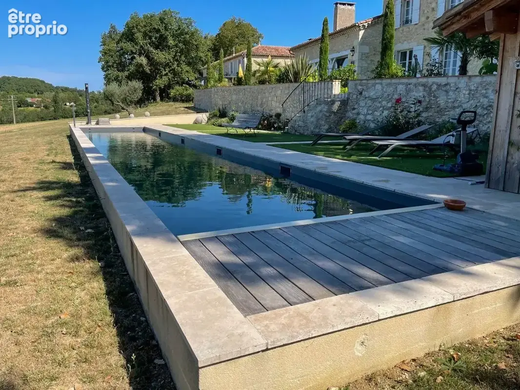 Maison élégante de style chartreuse avec maison d'amis dans un parc privé - photo 11