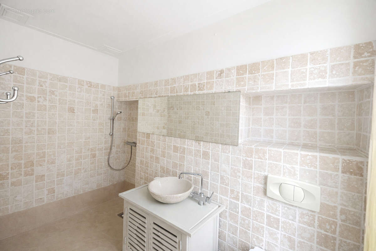 Maison à MONTELIMAR