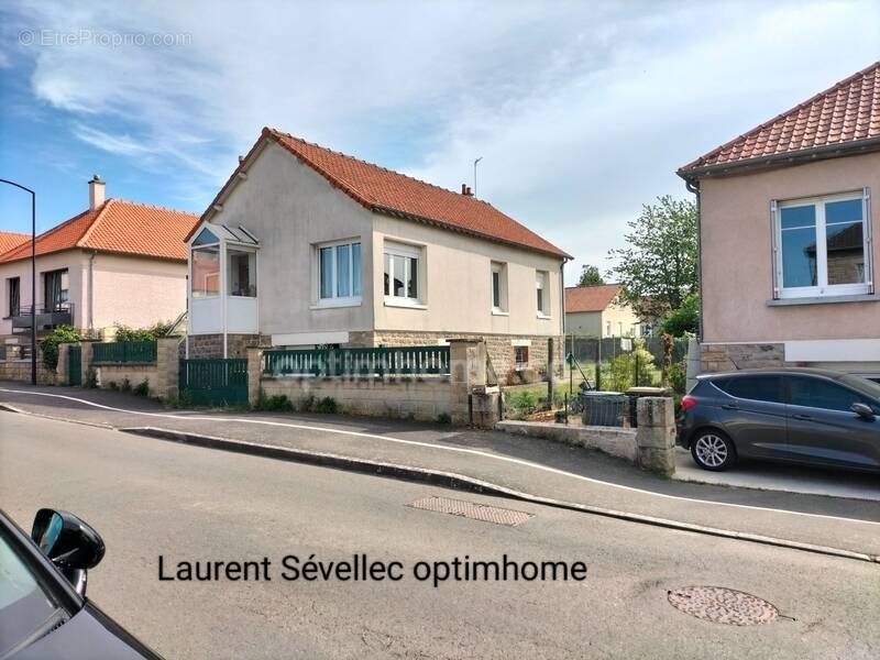 Maison à COMBOURG